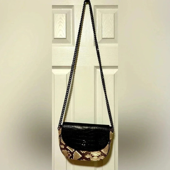 Vittoria Napoli Leather and Python Stylish Crossbody Bag - Picture 7 of 14